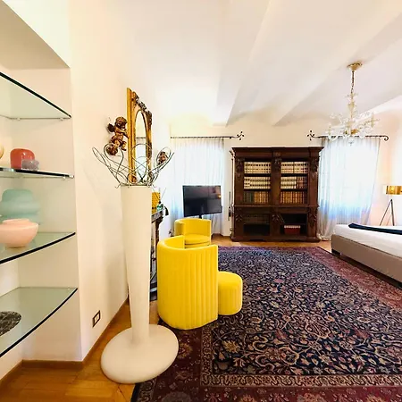 Comecasa No Ztl Alfieri Urban * 아스티