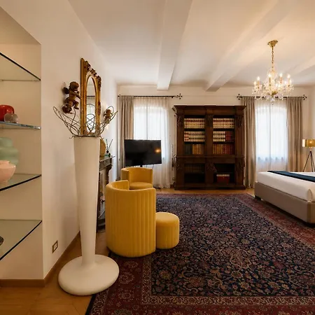 Comecasa No Ztl Alfieri Urban 아파트 *